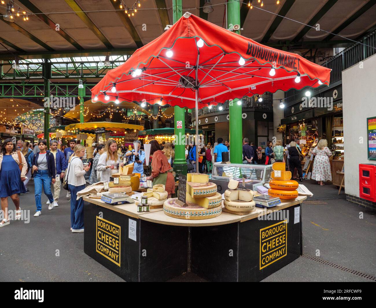 Caseificio al Borough Market, Londra, Inghilterra, Regno Unito Foto Stock