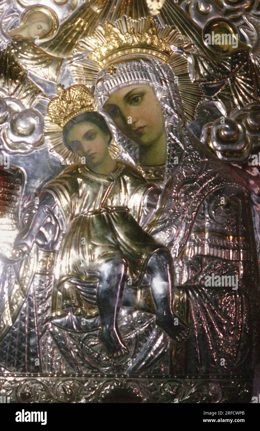 Monastero di Hadambu, Contea di Iasi, Romania, 1999. Icona ortodossa raffigurante la madre di Dio con il bambino Santo, considerata un'icona miracolosa. Foto Stock