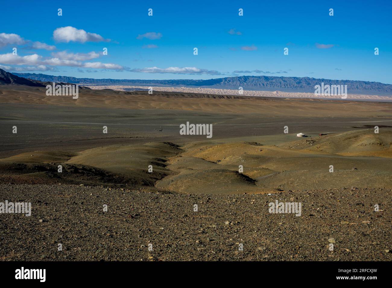 Vista delle dune di sabbia di Hongoryn Els (Khongoryn Els) nel deserto del Gobi, nel Parco nazionale Gobi Gurvansaikhan, nella Mongolia meridionale. Foto Stock