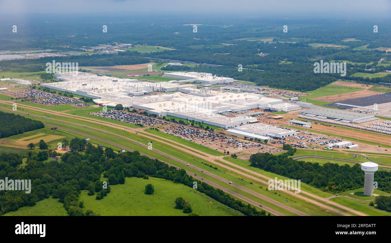 Canton, MS - 12 luglio 2023: Stabilimento di assemblaggio veicoli di Nissan Canton, vista aerea. Foto Stock