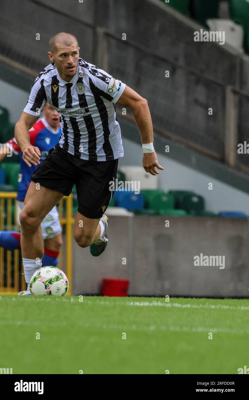 Windsor Park, Belfast, Irlanda del Nord, Regno Unito. 1 luglio 2023. Niall Quinn Testimonial game, Linfield 0 St Mirren 1. Calciatore in azione St Mirren, giocatore di calcio Alexander Gogic. Foto Stock