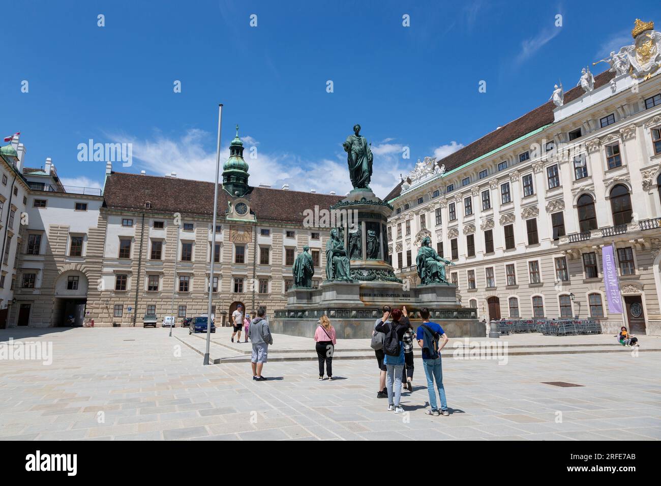 Vienna, Austria - 13 giugno 2023: Monumento al Kaiser Franz i sulla piazza di der Burg a Vienna Foto Stock