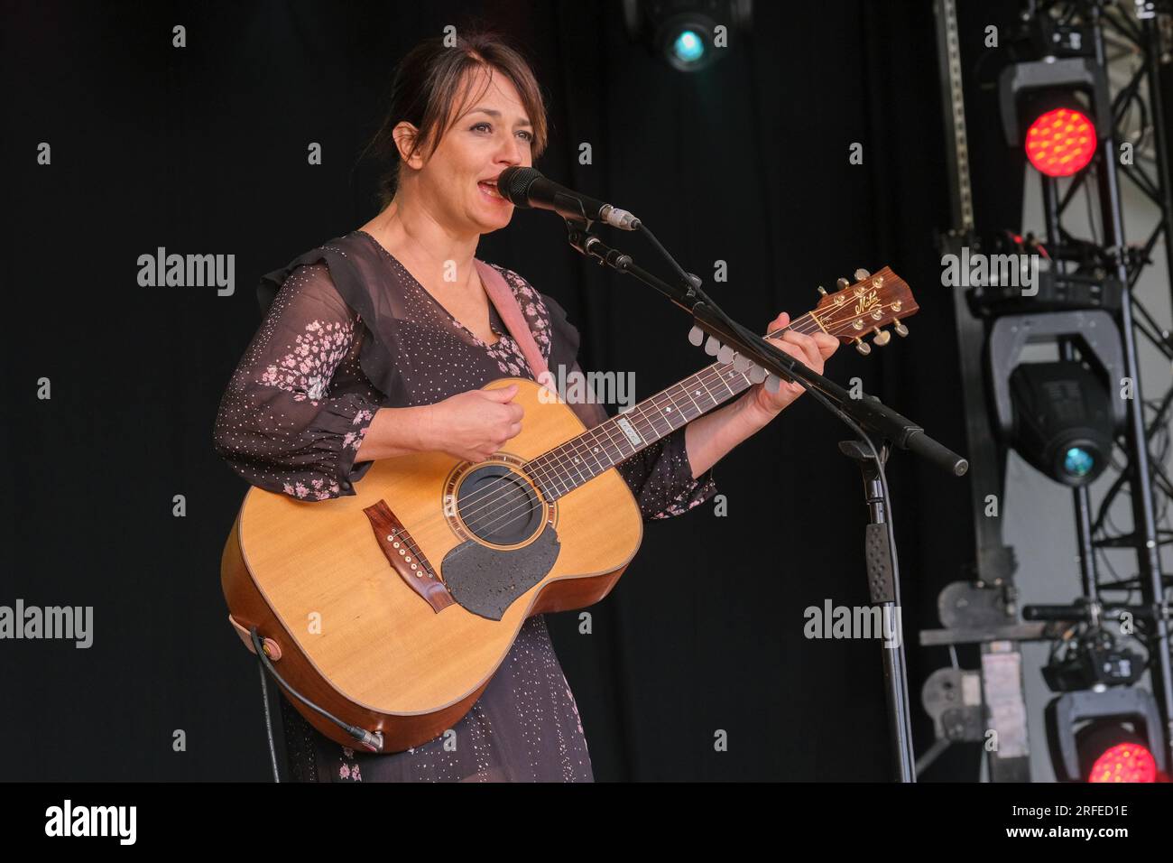 Carmen Consoli si esibisce al Womad Festival, Charlton Park, Regno Unito. 29 luglio 2023 Foto Stock