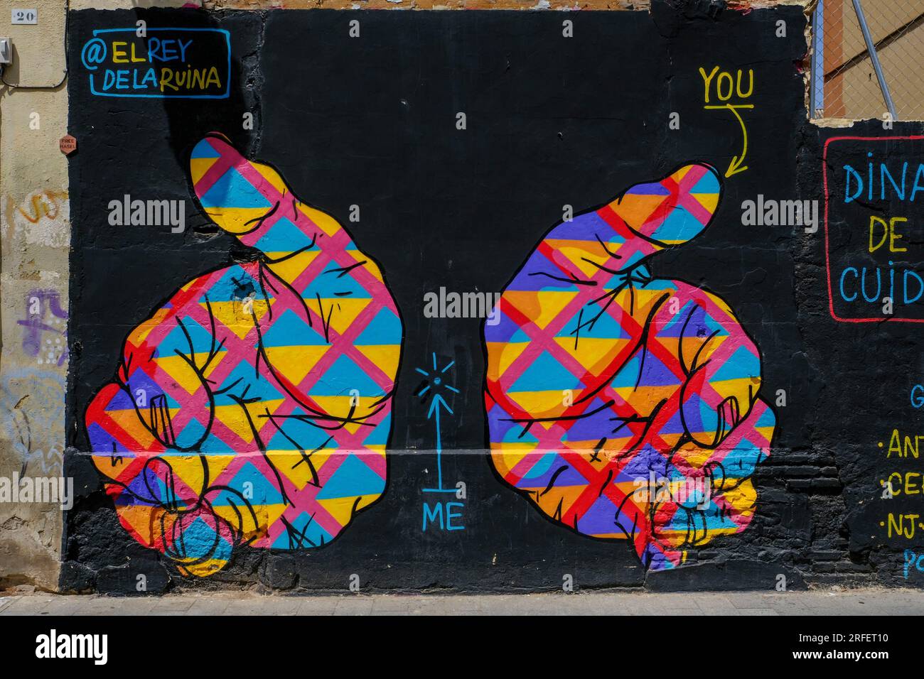 Spagna, Valencia, barrio del Carmen, Street art, opera dell'artista El Rey de la Luna Foto Stock