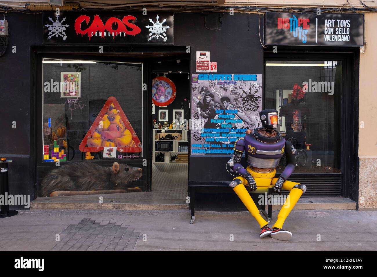 Spagna, Valencia, barrio del Carmen, Carrer del Museu, negozio specializzato in Street art Foto Stock