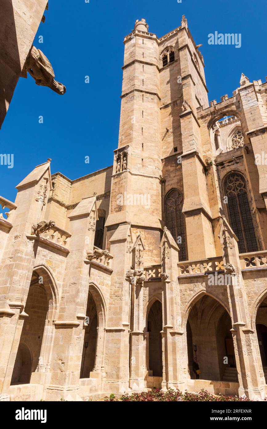 Francia, Aude, Narbona, cattedrale di Saint Just et Saint Pasteur in stile gotico meridionale del XIV secolo Foto Stock