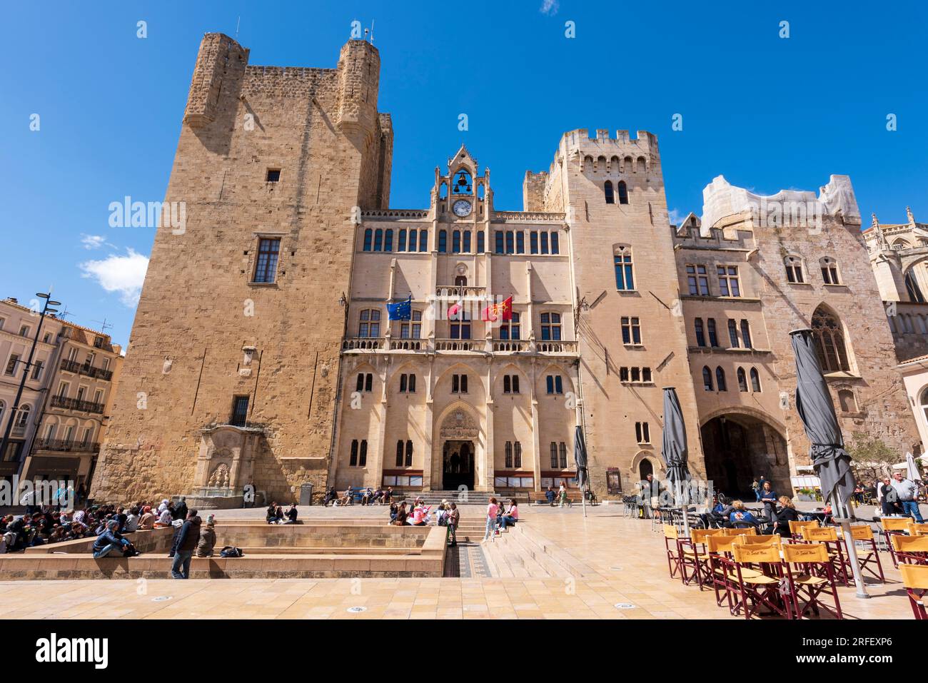 Francia, Aude, Narbona, Palazzo Arcivescovile che ospita il museo di arte e storia e il museo archeologico, la facciata gotica del Palais Neuf Foto Stock