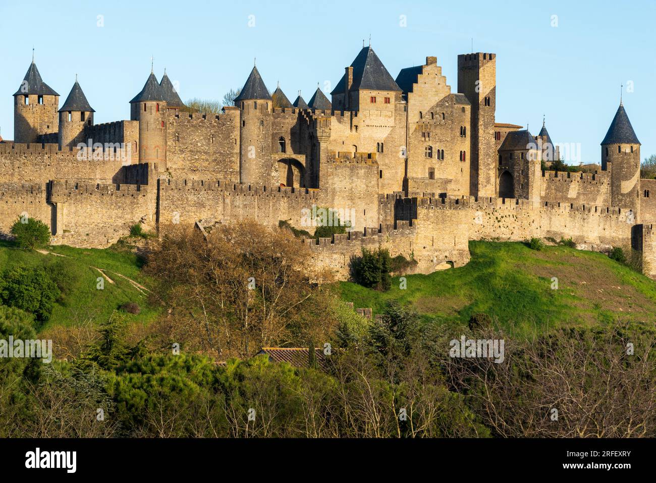 Francia, Aude, Carcassonne, città medievale dichiarata Patrimonio dell'Umanità dall'UNESCO, le mura della città Foto Stock