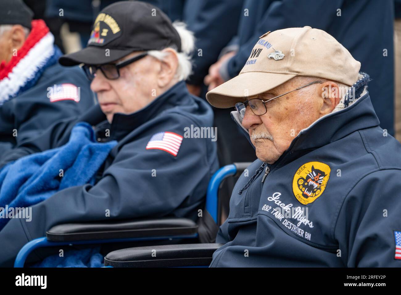 Francia, Calvados, Cricqueville en Bessin, 43 veterani americani del D-Day tornano in Normandia per le commemorazioni del 79° anniversario. Tutti di età intorno ai cento anni, beneficiano di un ampio staff organizzato dalla Best Defense Foundation e del trasporto aereo da Delta Air Lines. Jack Myers 692 Tank Destroyer BN Foto Stock