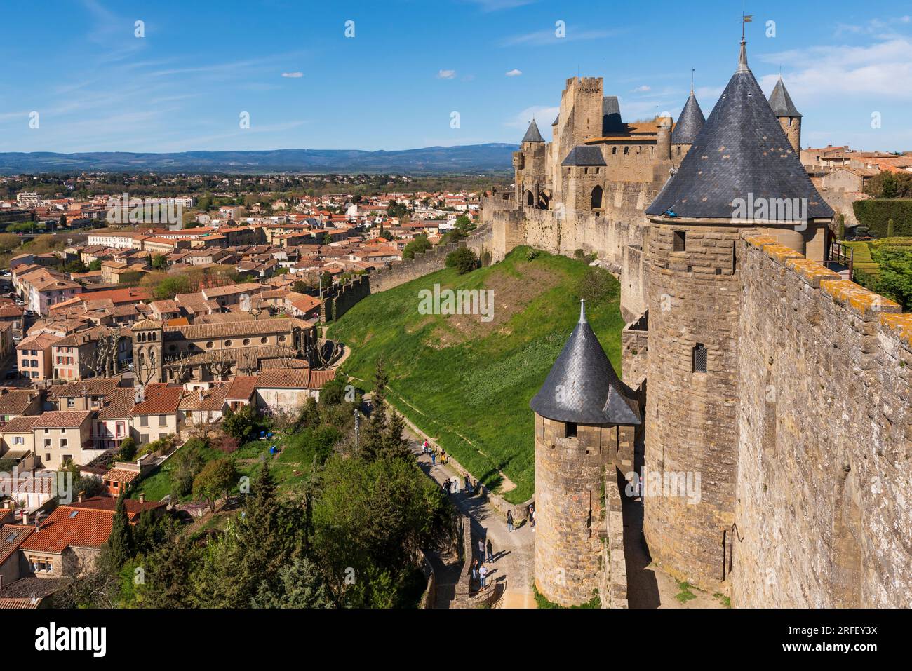 Francia, Aude, Carcassonne, città medievale dichiarata Patrimonio dell'Umanità dall'UNESCO, le mura della città Foto Stock