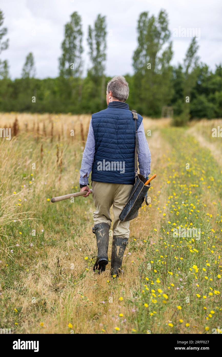 Francia, Indre et Loire, Sainte-Maure-de-Touraine, la Garnauderie, Jean-Marc Desaché, appassionato di foreste fin dalla tenera età, si è imbarcato in una nuova piantagione sperimentale Foto Stock