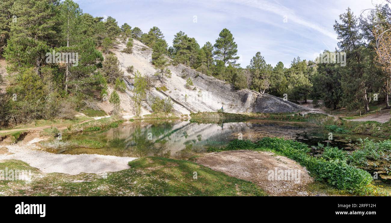 Spagna, Castiglia e León, Calatanazor, riserva naturale Sabinar de Calatanazor, sorgente idrica la Fuentona Foto Stock