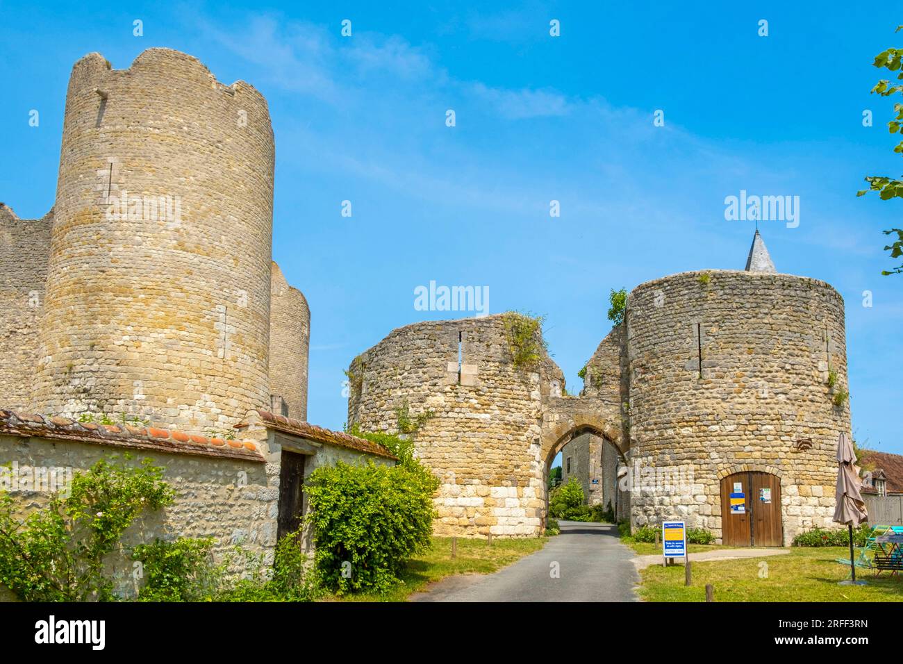 Francia, Loiret, Yevre le Chatel, storica città feudale Foto Stock