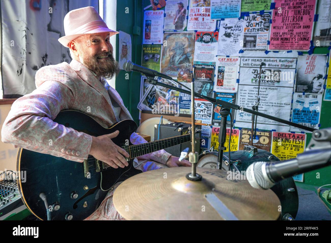 Stati Uniti, Mississippi, Clarksdale, bluesman Sean Bad Apple Foto Stock