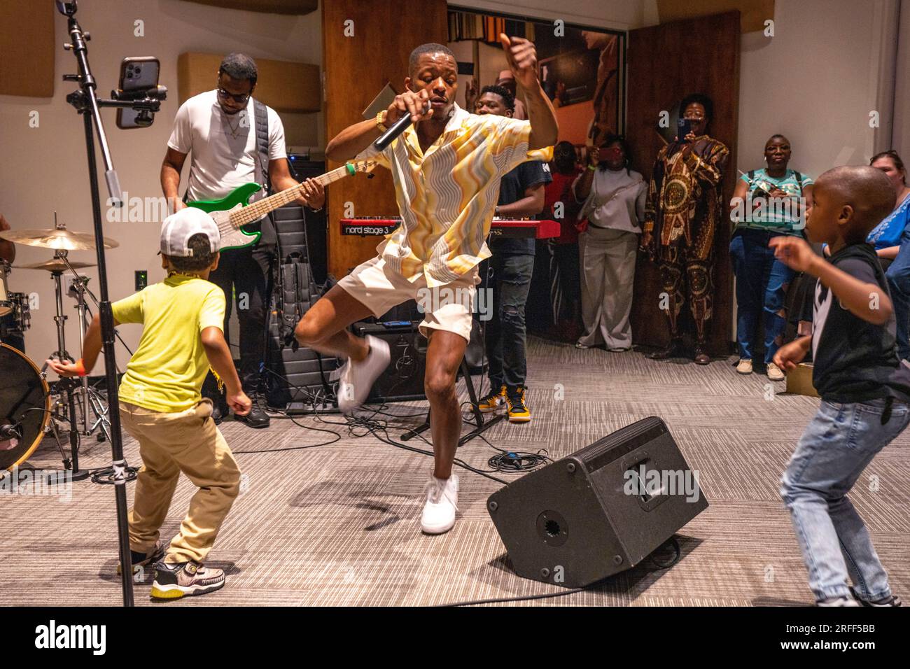 Stati Uniti, Tennessee, Memphis, Corey Lou in concerto di musica soul allo Stax Museum Foto Stock