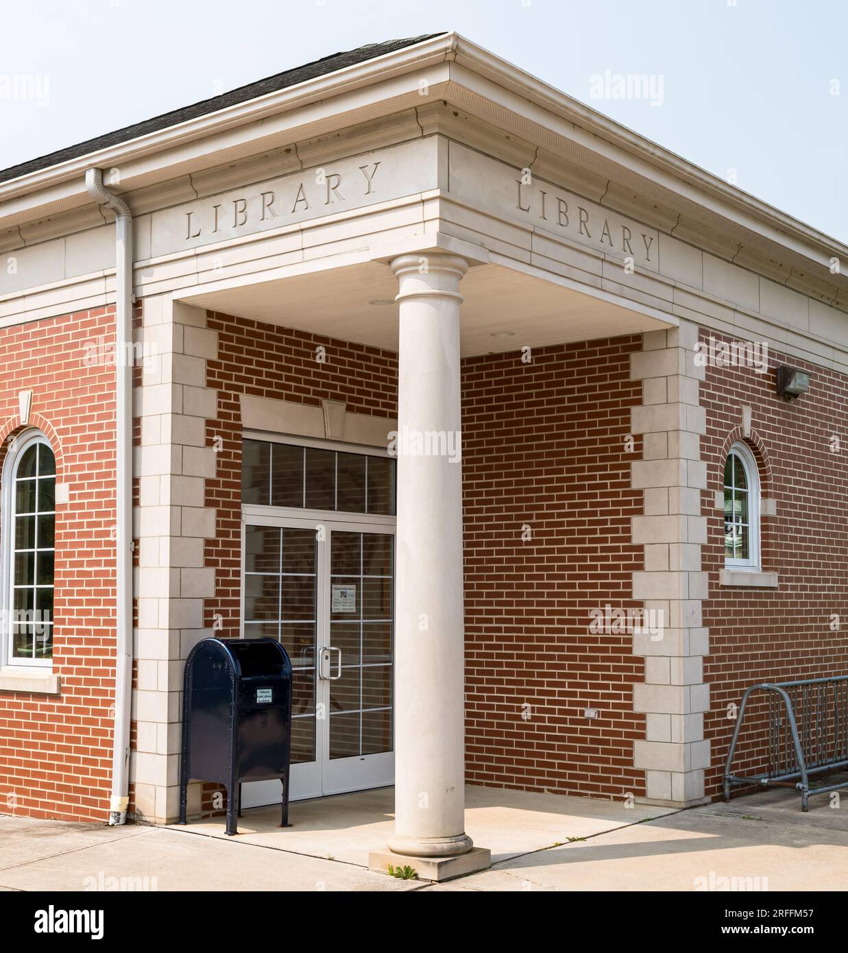 La Tidioute Public Library, fondata nel 1921 su Main Street a Tidioute, Pennsylvania, USA Foto Stock