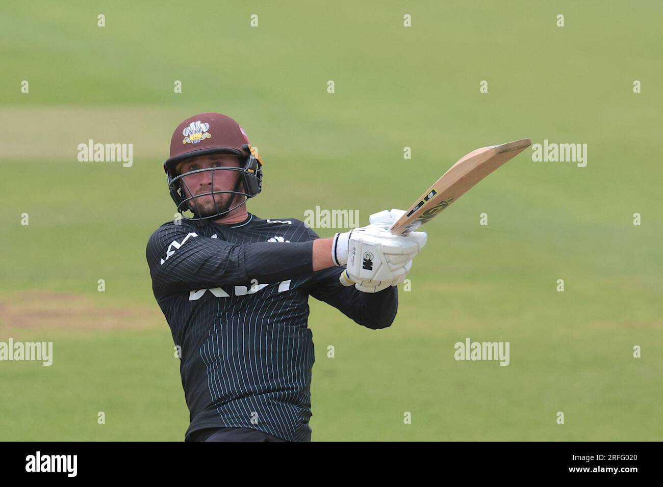 Londra, Regno Unito. 3 agosto 2023. Cameron Steel di Surrey colpisce un Six mentre Surrey affronta il Leicestershire nella Metro Bank One-Day Cup al Kia Oval. Credito: David Rowe/Alamy Live News Foto Stock