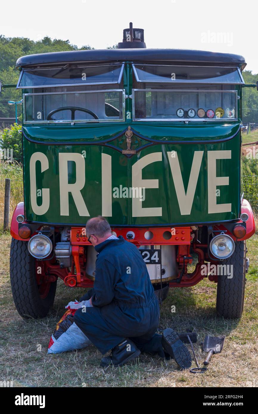 Camion alimentato a vapore immagini e fotografie stock ad alta risoluzione  - Alamy