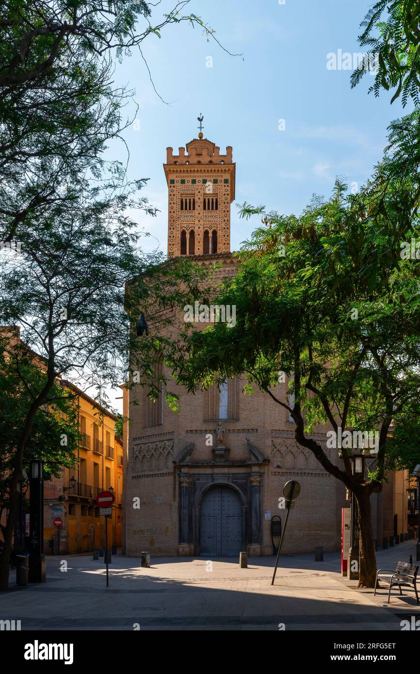 Chiesa di Santa María Magdalena costruita nel XIV secolo in stile Mudéjar, situata in plaza de la Magdalena, Saragozza, Spagna. Foto Stock