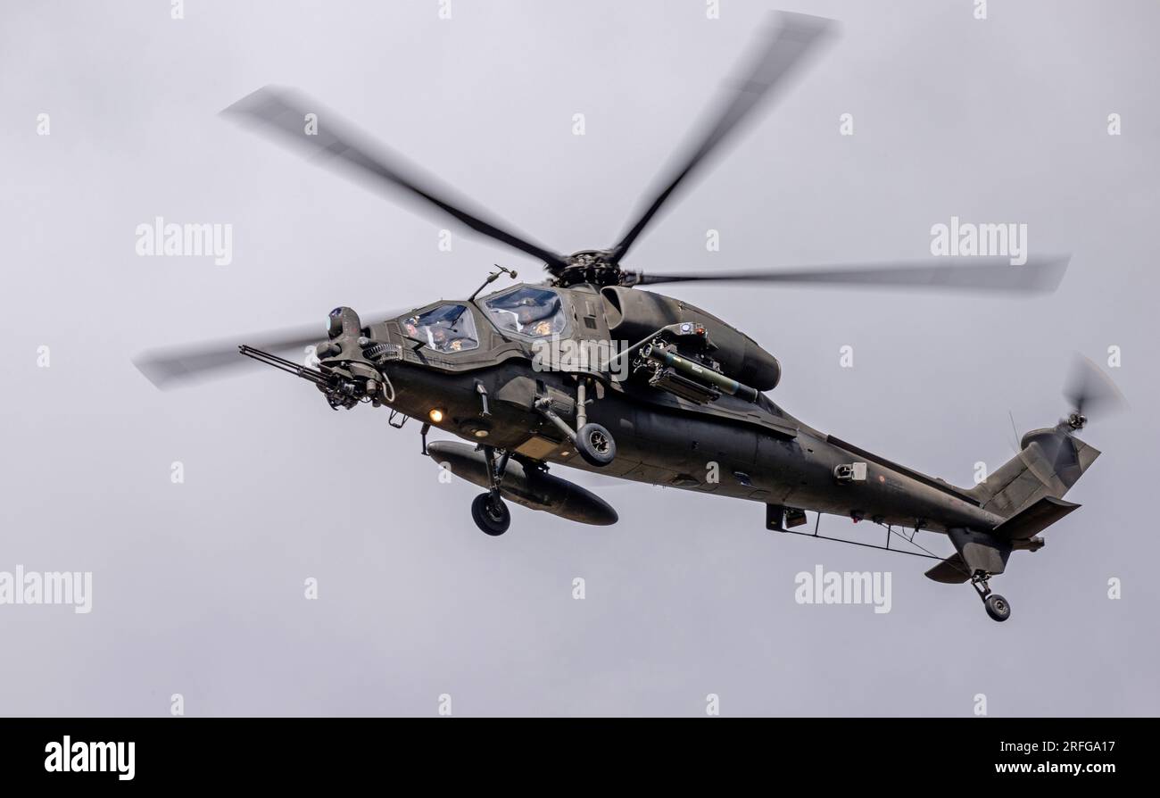 Agusta AH-129D Mangusta dell'Esercito Italiano durante l'esposizione al tatuaggio Royal International Air Foto Stock