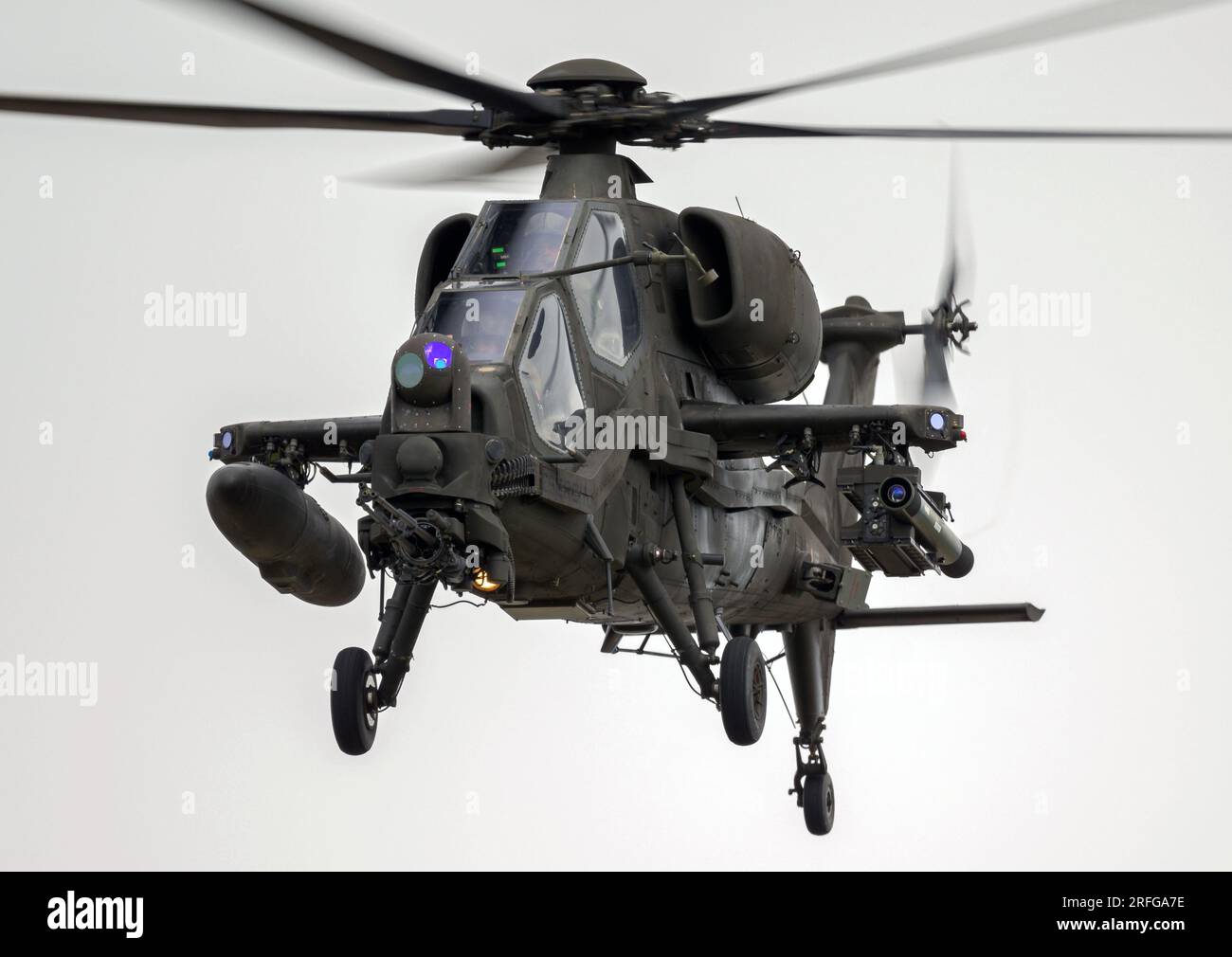 Agusta AH-129D Mangusta dell'Esercito Italiano durante l'esposizione al tatuaggio Royal International Air Foto Stock