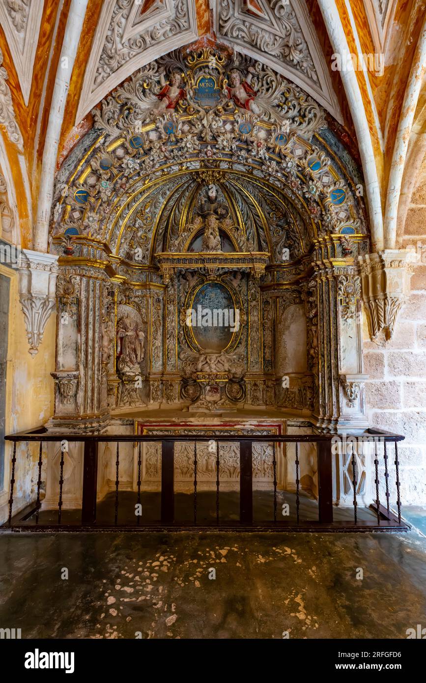 La chiesa abbaziale di Santa Maria (Monasterio de Piedra) è stata costruita in stile gotico tra il 1262 e il 1350 nello stile architettonico del chu spagnolo-Linguedociano Foto Stock