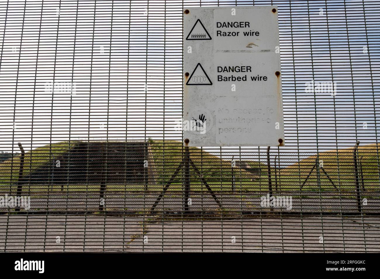 Silos abbandonati per missili da crociera a Greenham Common, Regno Unito, precedentemente una base nucleare dell'USAF. Il comune è ora una riserva naturale. Foto Stock