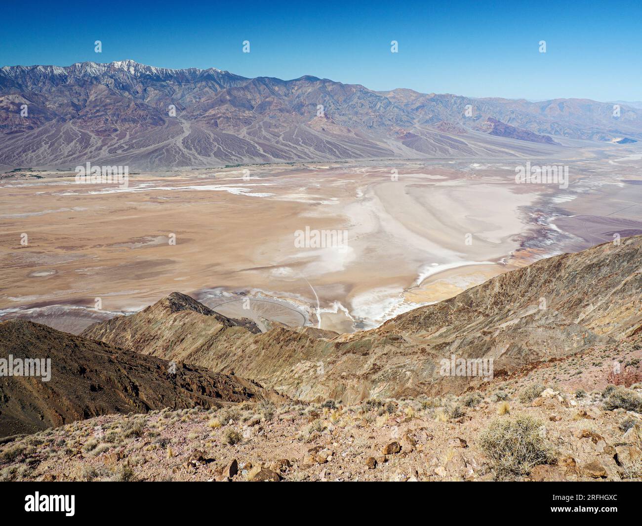 Badwater Basin, Telescope Peak from Dante's View in Death Valley National Park, California, USA. Foto Stock