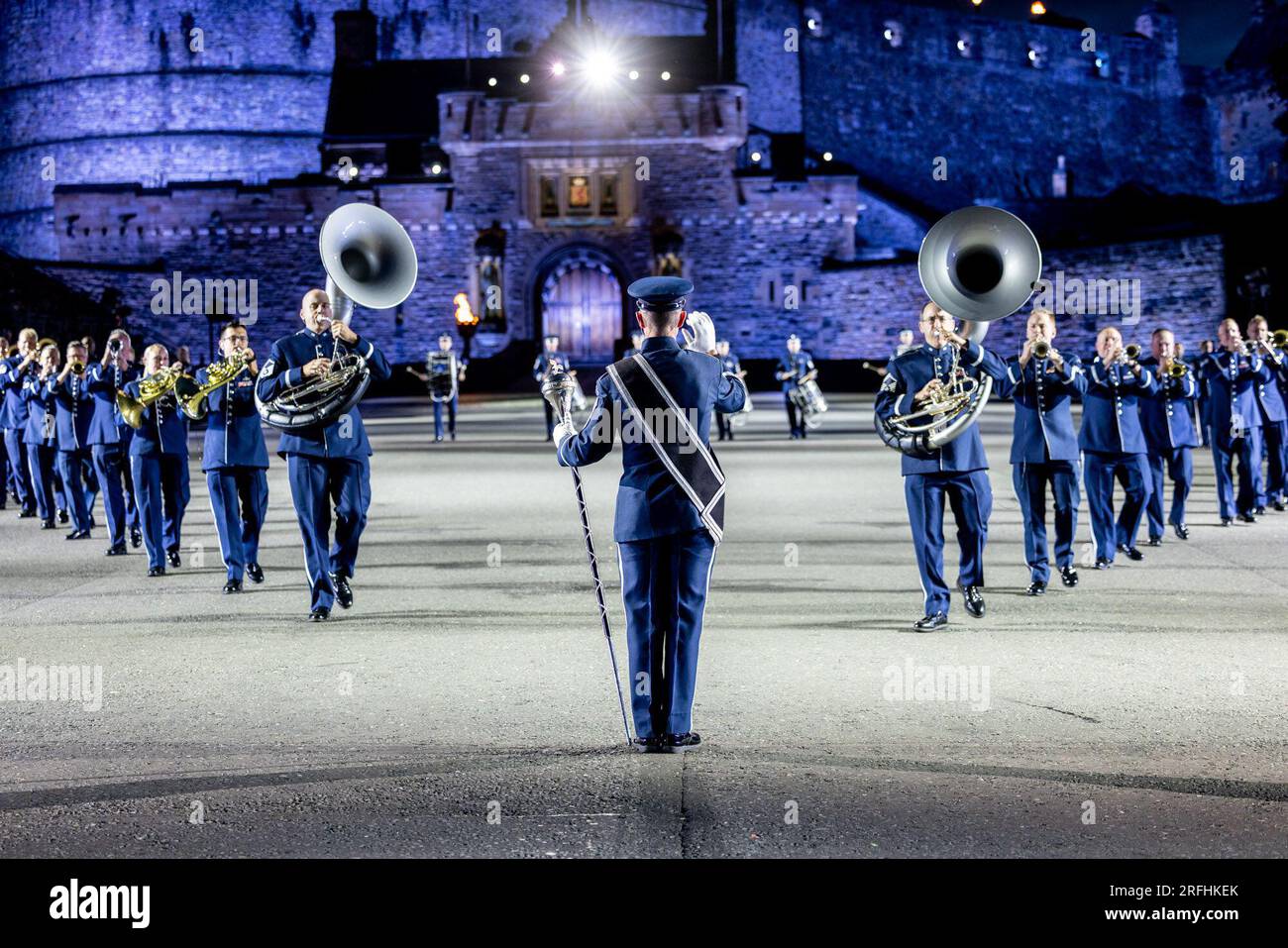 Edimburgo, Regno Unito. 3 agosto 2023 nella foto: La United States Air Force Band fa il suo debutto al Royal Edinburgh Military Tattoo. Il Royal Edinburgh Military Tattoo del 2023 si svolge sull'Esplanade del Castello di Edimburgo con il tema delle storie. Crediti: Rich Dyson/Alamy Live News Foto Stock