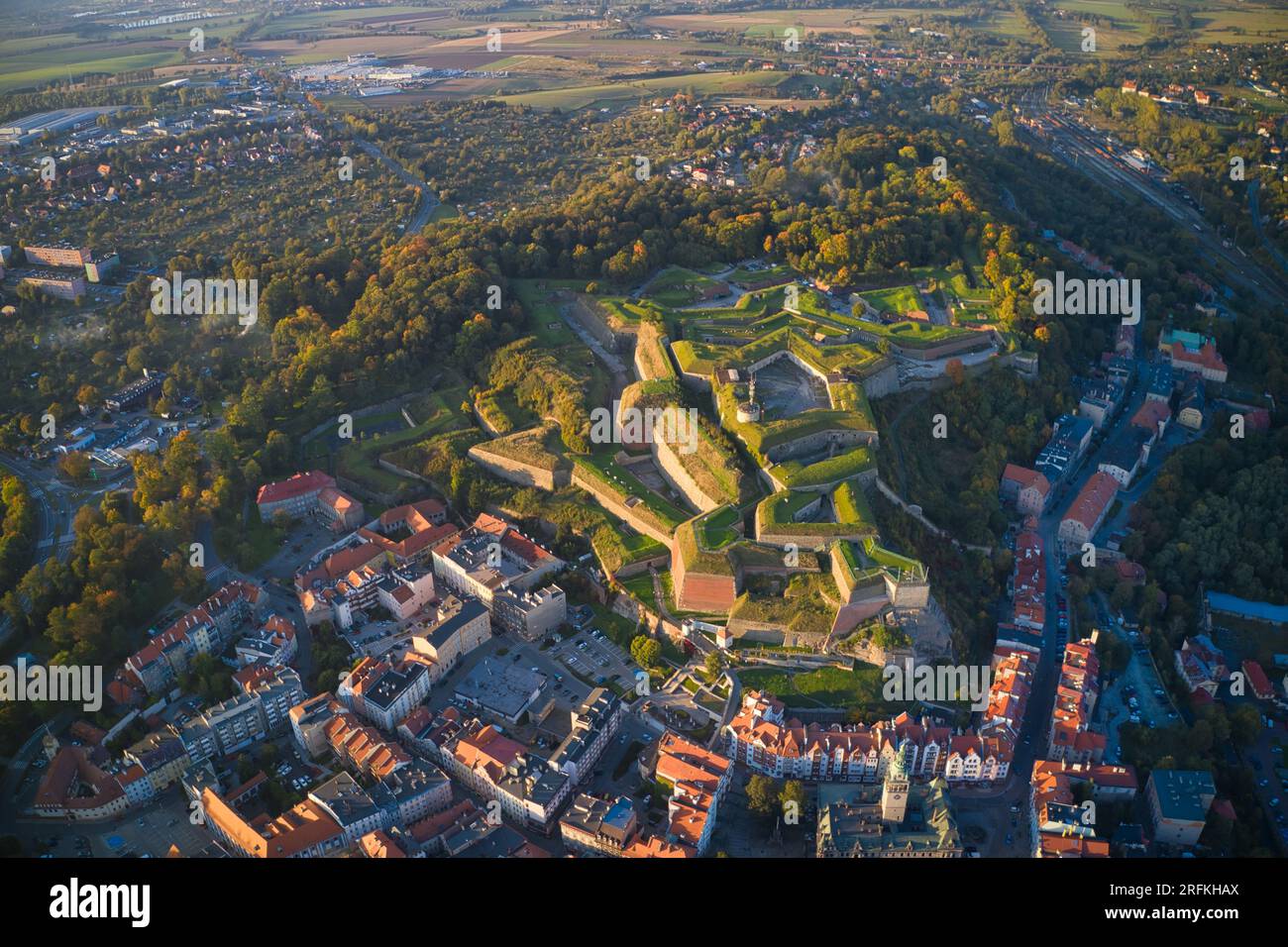 Klodzko, Polonia: Vista aerea della fortezza di Klodzko (tedesco: Festung Glatz) complesso fortificato unico nel voivodato della bassa Slesia in Polonia Foto Stock