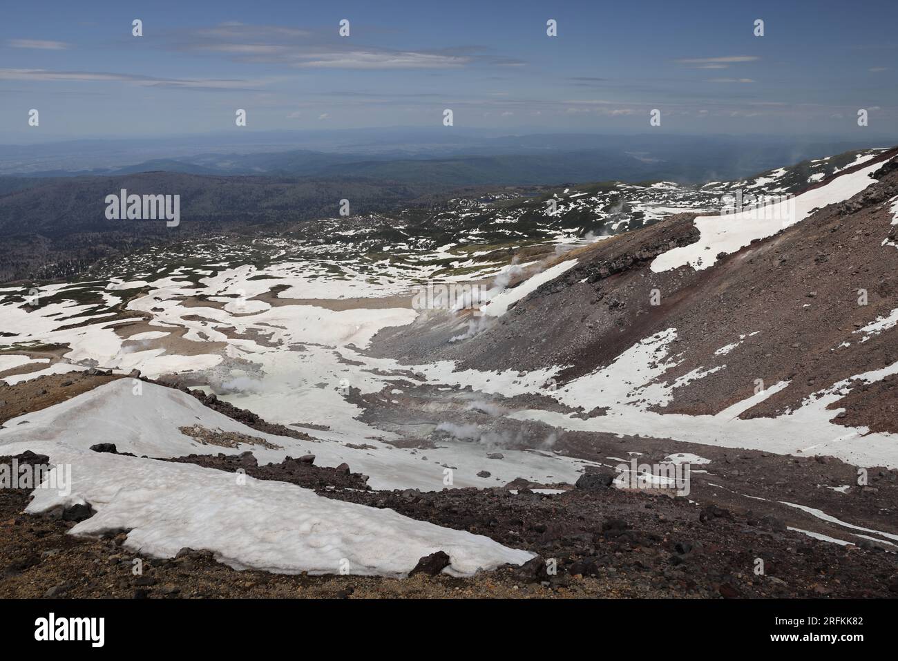 Ammira l'Asahidake (Monte Asahi), la montagna più alta di Hokkaido, Giappone Foto Stock