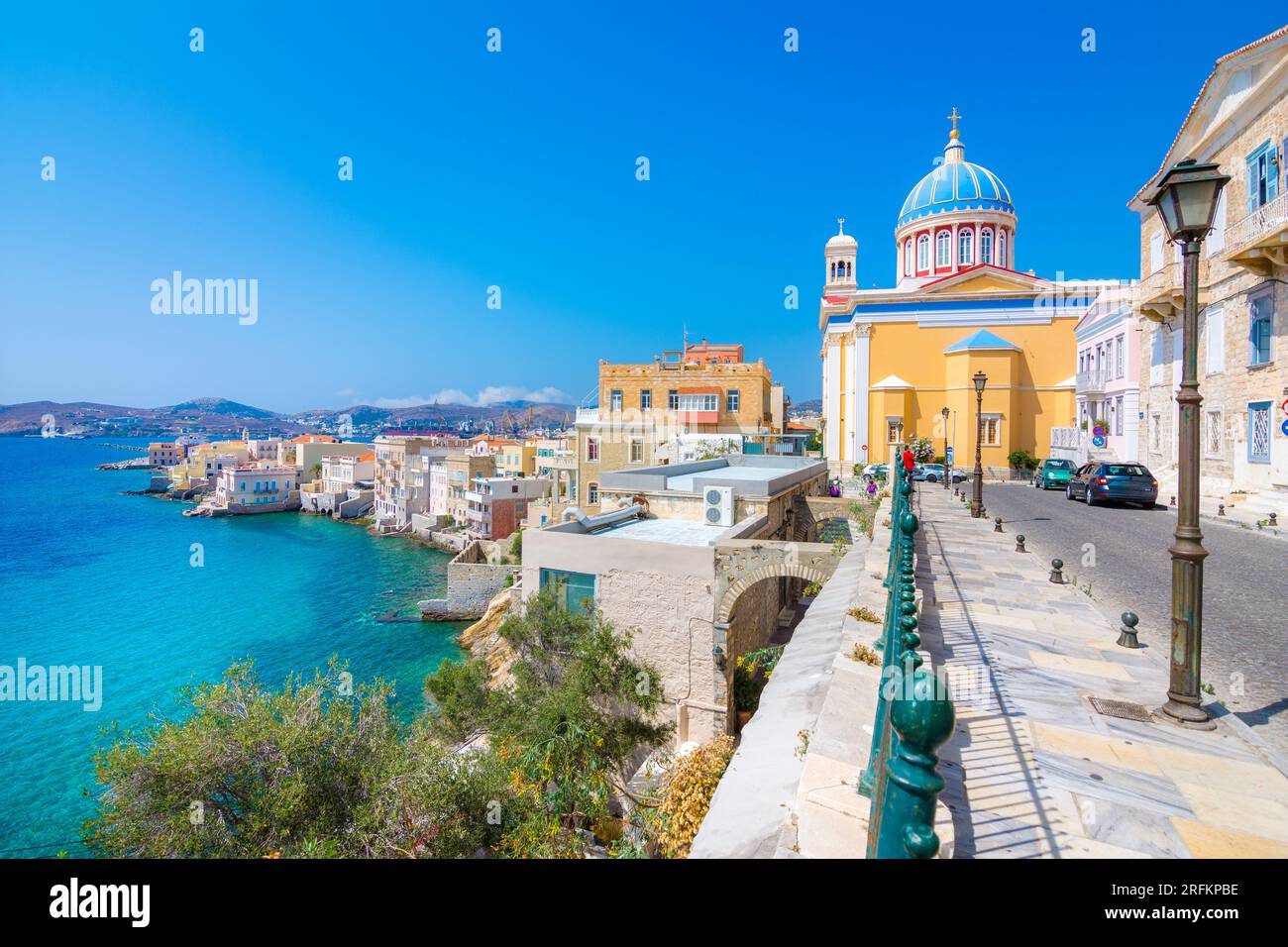 Vista panoramica delle città di Ermoupoli e Ano Syra, isole Cicladi, Grecia, Europa. Foto Stock