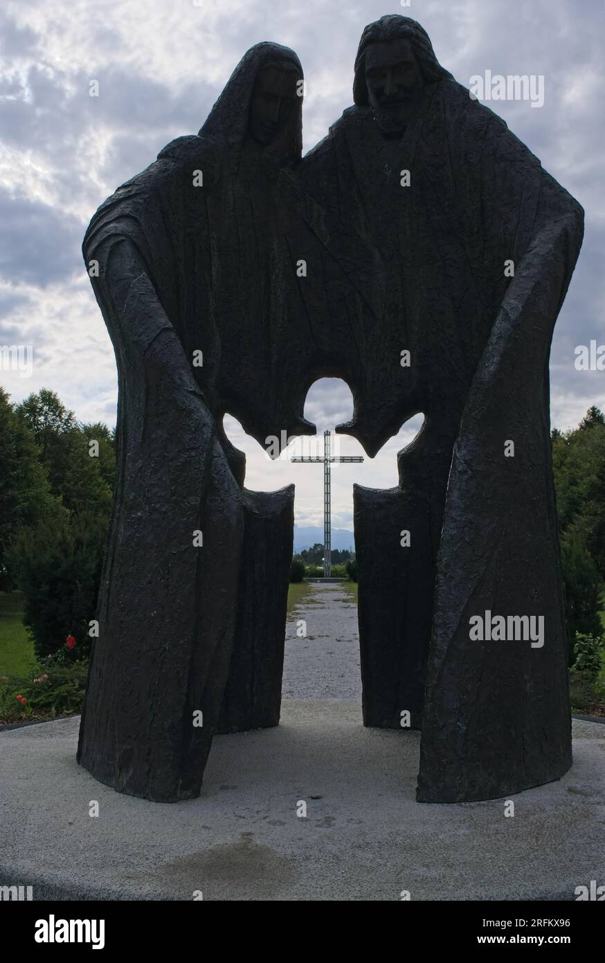 Brezje, Slovenia - 28 luglio 2023: La Basilica di San Maria Ausiliatrice di Brezje è un santuario mariano nazionale sloveno. Messa a fuoco selettiva Foto Stock