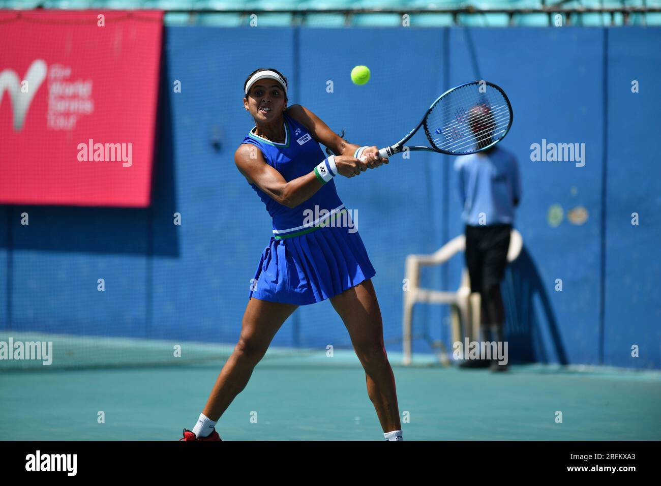 Ankita Ravinderkrishan Raina è una tennista indiana. Dal 2018, questa immagine è stata scattata nell'ITF Women's Open Bengaluru 2023. Foto Stock