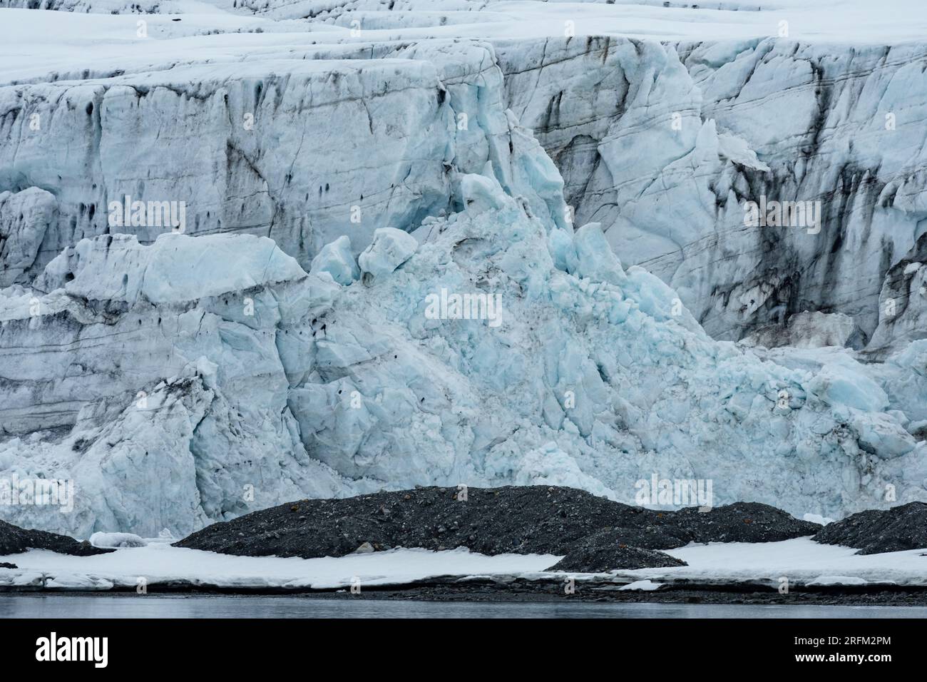 Paesaggio glaciale artico nelle Svalbard Foto Stock
