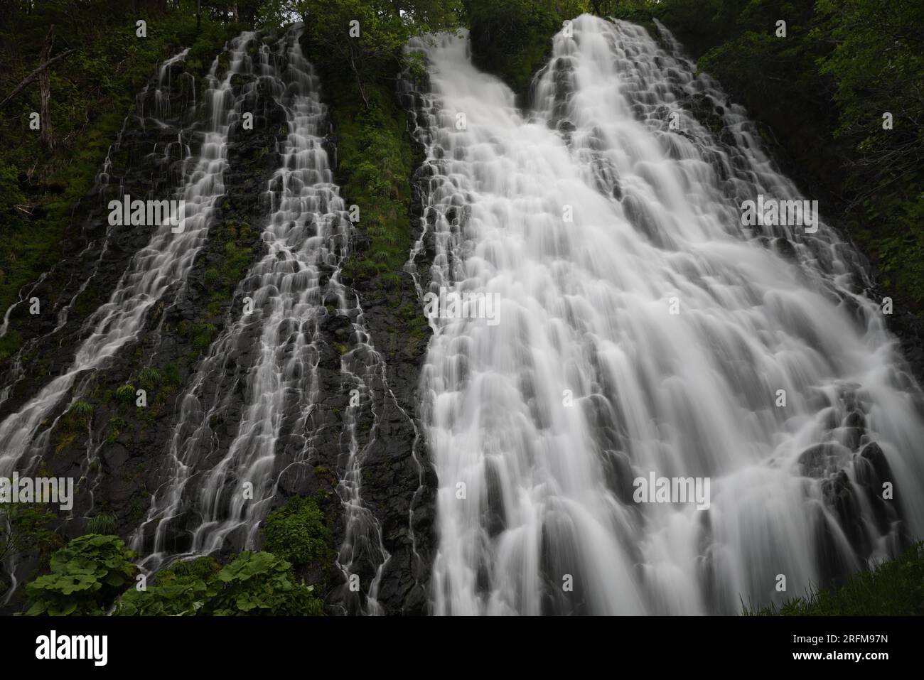 Vista delle cascate Oshinkoshin. Penisola di Shiretoko. Hokkaido. Giappone Foto Stock