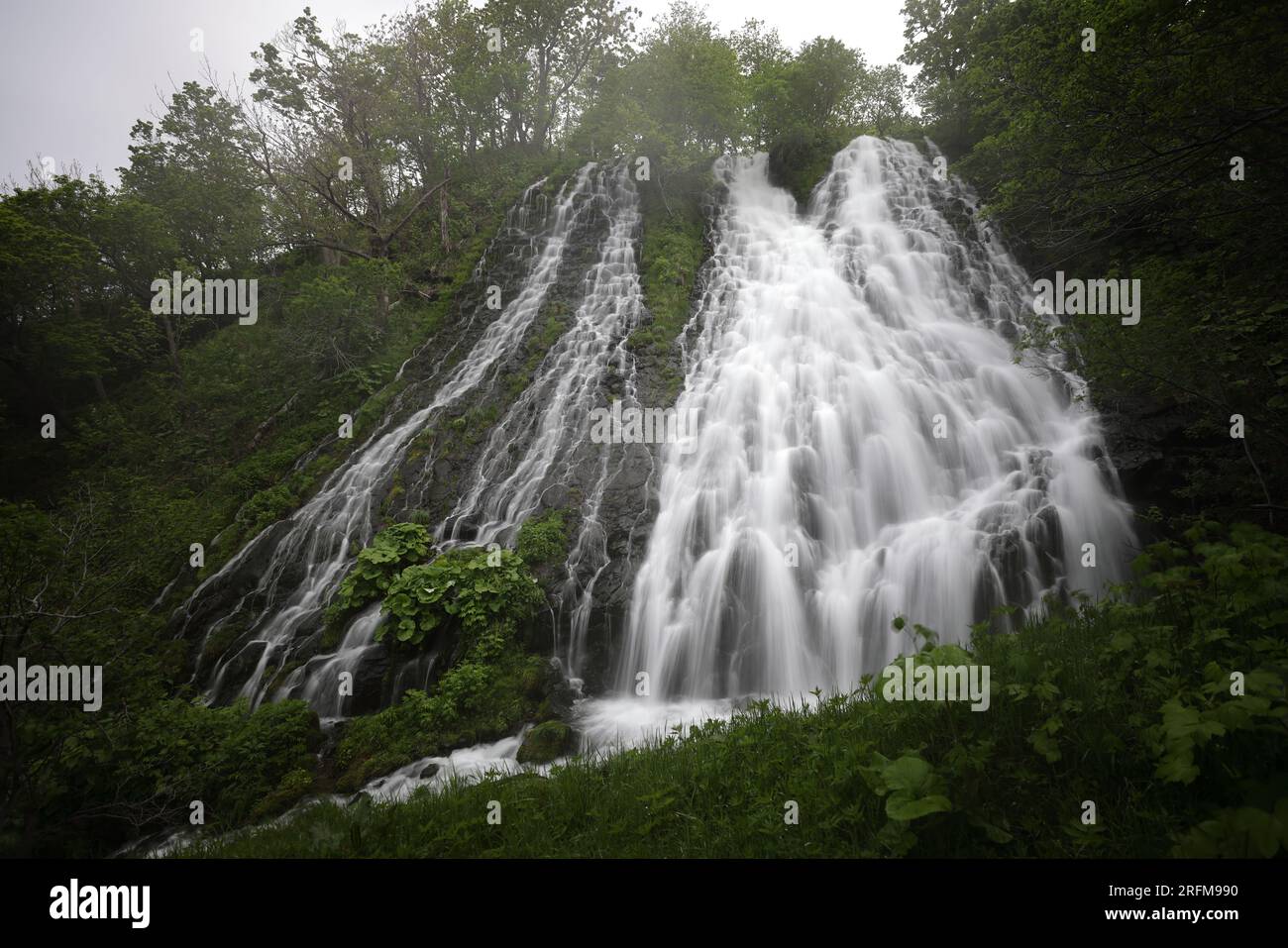 Vista delle cascate Oshinkoshin. Penisola di Shiretoko. Hokkaido. Giappone Foto Stock