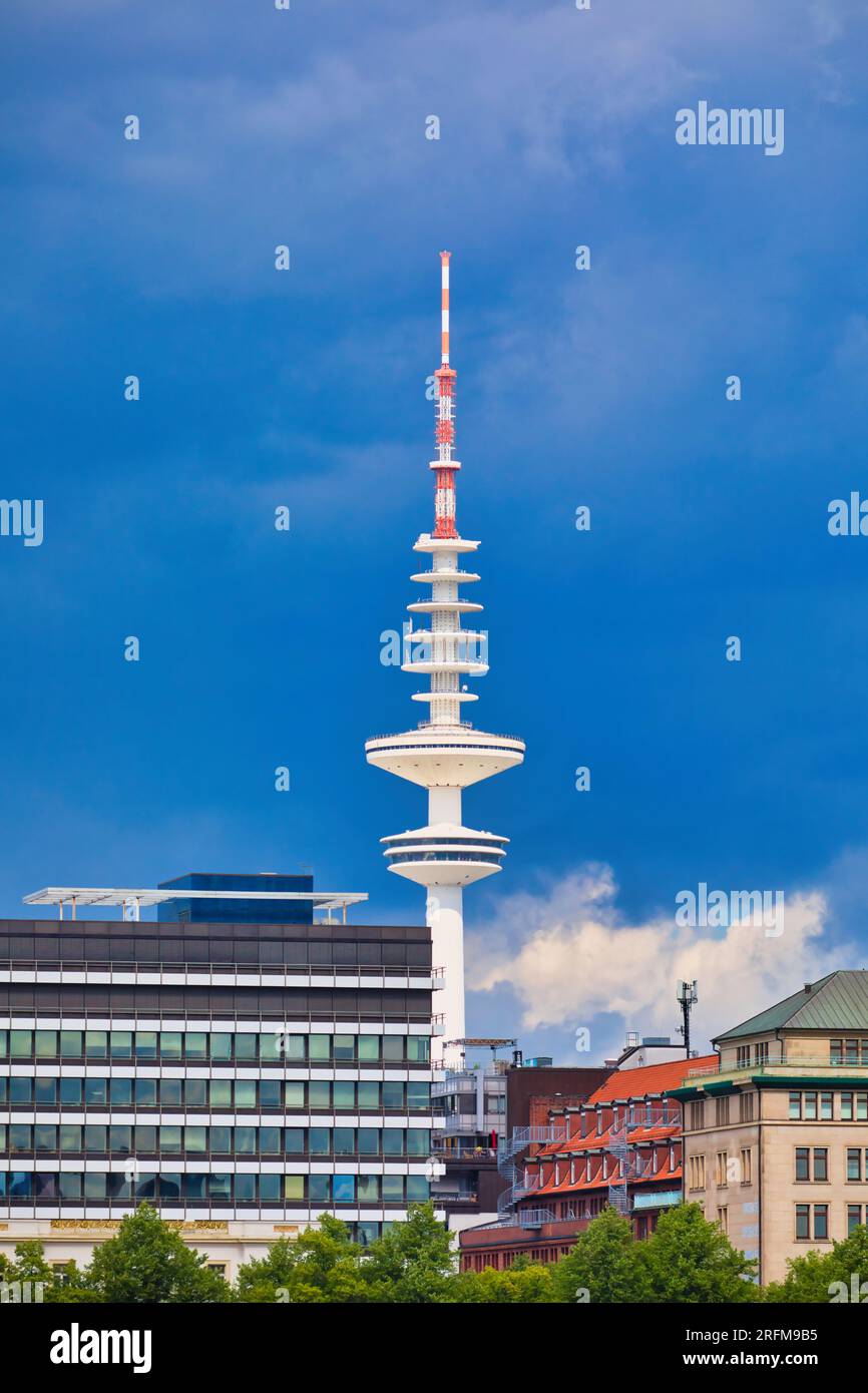 Tele-Michel (Torre Heinrich Hertz) la struttura più alta di Amburgo una torre di radiotelecomunicazioni costruita negli anni '1960, Amburgo, Germania Foto Stock