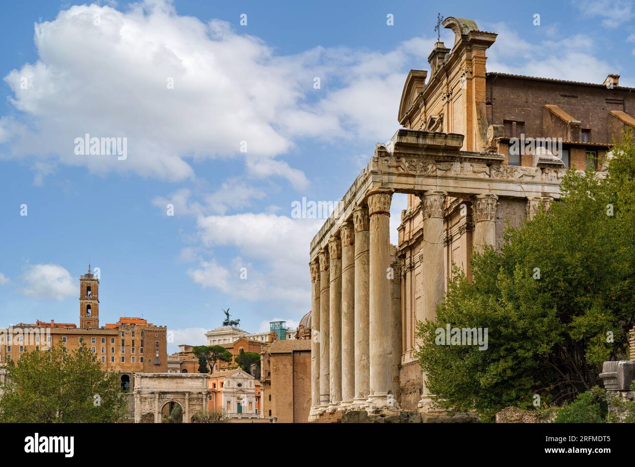 Italia, Roma, Lazio, foro Romano, Tempio di Antonino e Faustina, Tempio di Antonino e Faustina, Tempio di Antonino e Faustina, Foto Stock