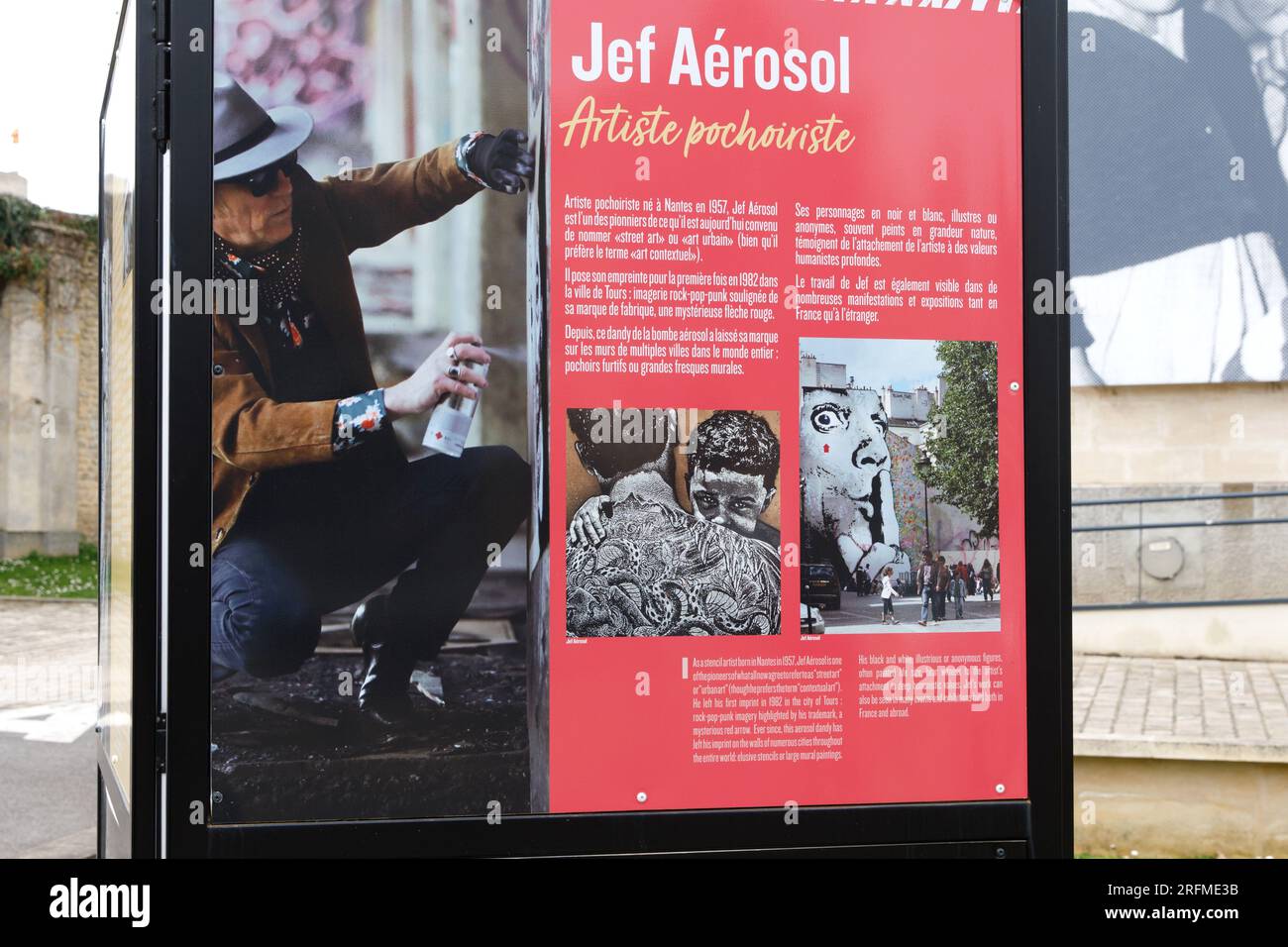 Francia, regione della Normandia, Calvados, Bessin, Falaise, musée de la vie Quotidienne (museo), 1939-1945, pannello informativo per le opere dell'artista Jef aerosol Foto Stock