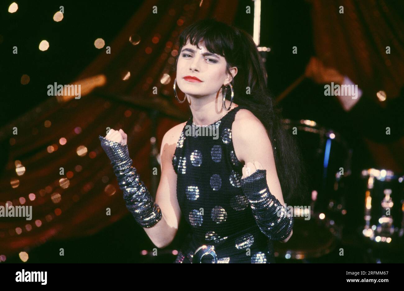 Il cantante Lio sul set del programma televisivo "Les Trophées d'antenne 2", il 19 dicembre 1986. Foto Stock