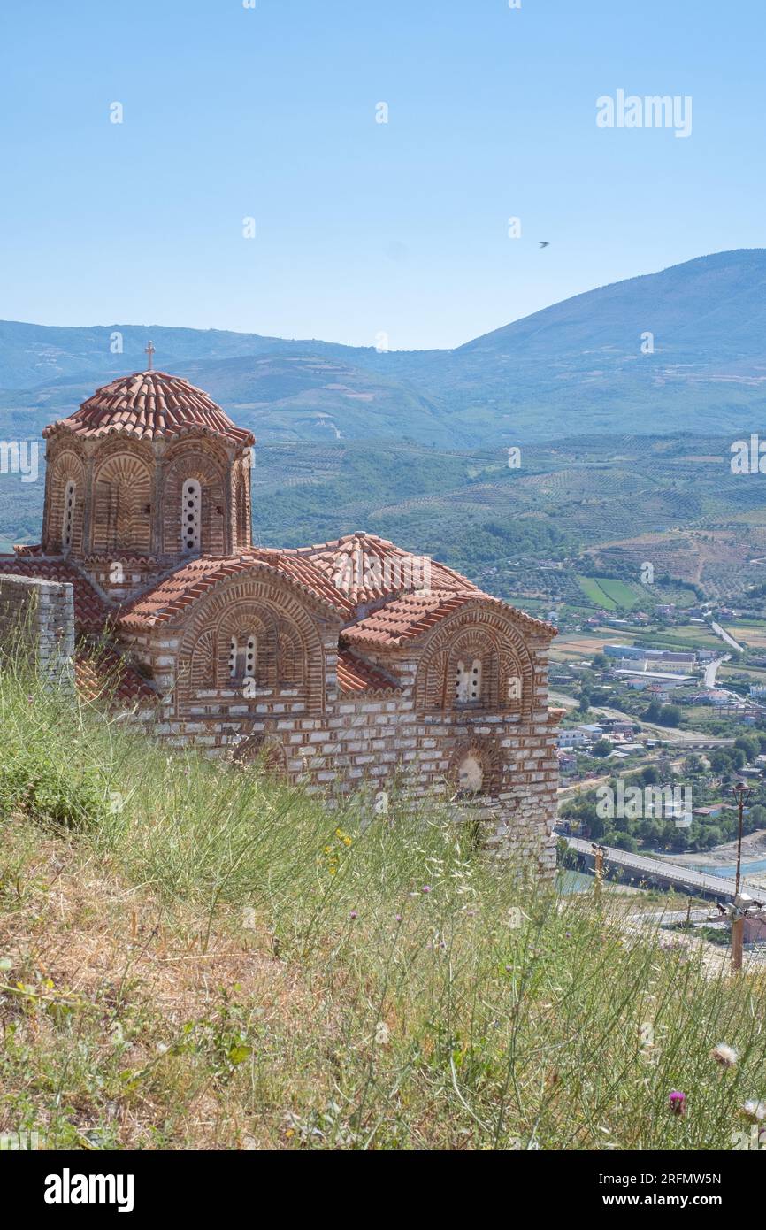 Storica chiesa ortodossa al Castello di Berat, Berat, Albania Foto Stock