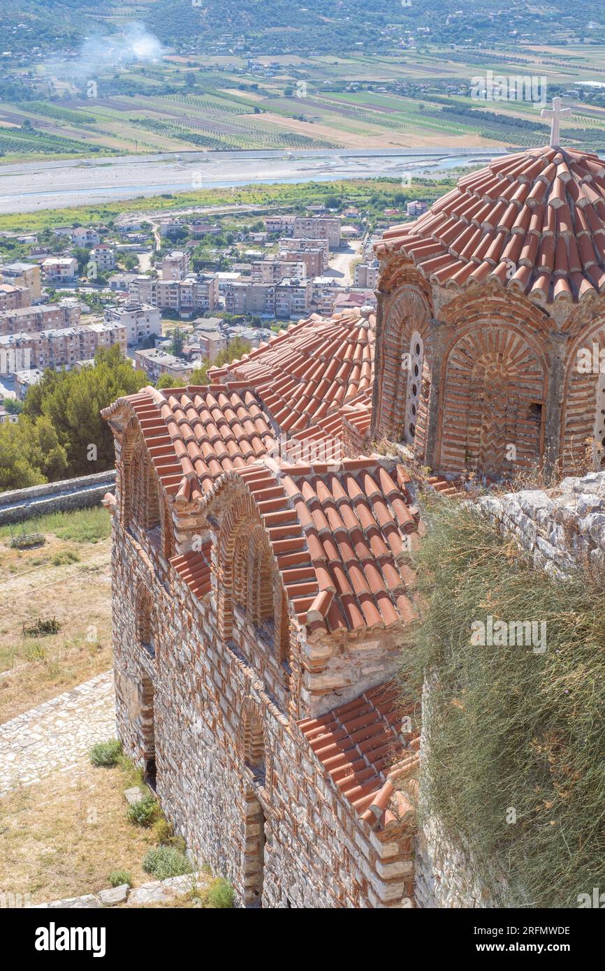 Storica chiesa ortodossa al Castello di Berat, Berat, Albania Foto Stock