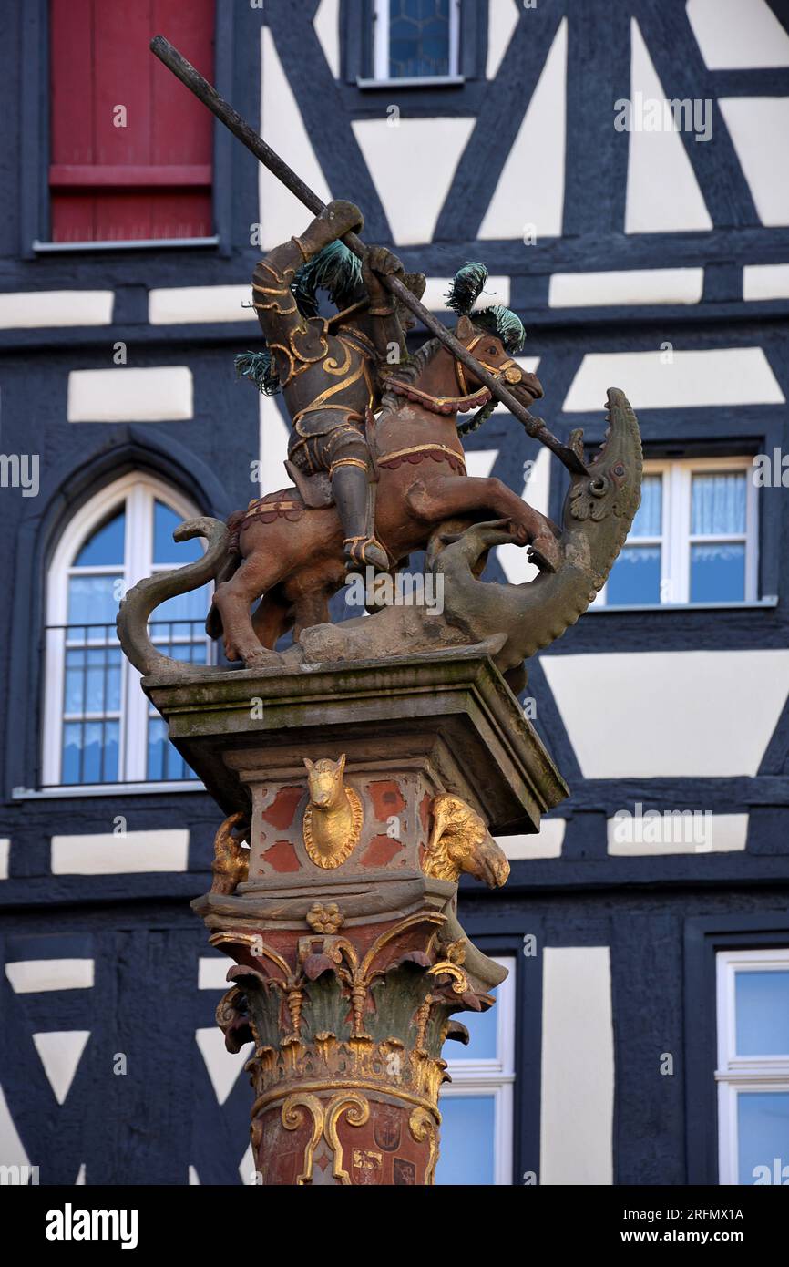 Georgsbrunnen, Marktplatz / Piazza del mercato a Rothenburg ob der Tauber, Franken / Franconia, Bayern / Baviera, Germania Foto Stock