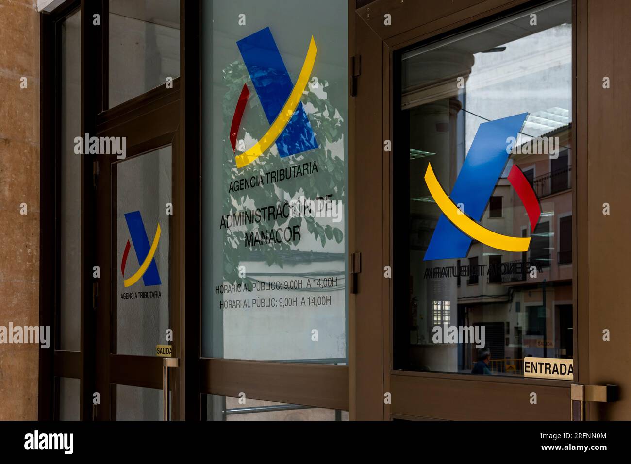 Manacor, Spagna; 21 luglio 2023: Ufficio dell'Agenzia delle imposte in Spagna. Manacor, isola di Maiorca, Spagna Foto Stock