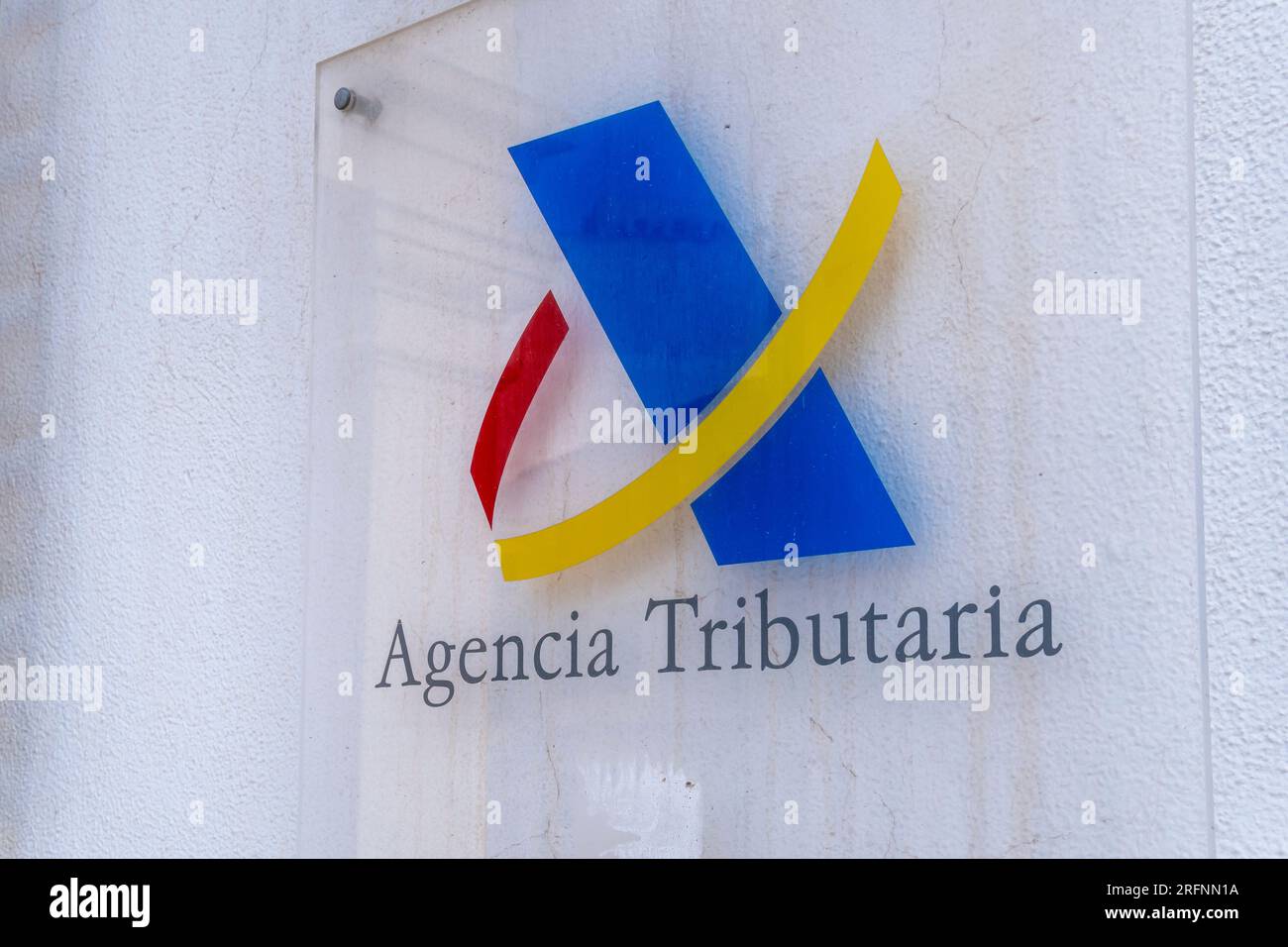 Manacor, Spagna; 21 luglio 2023: Ufficio dell'Agenzia delle imposte in Spagna. Manacor, isola di Maiorca, Spagna Foto Stock