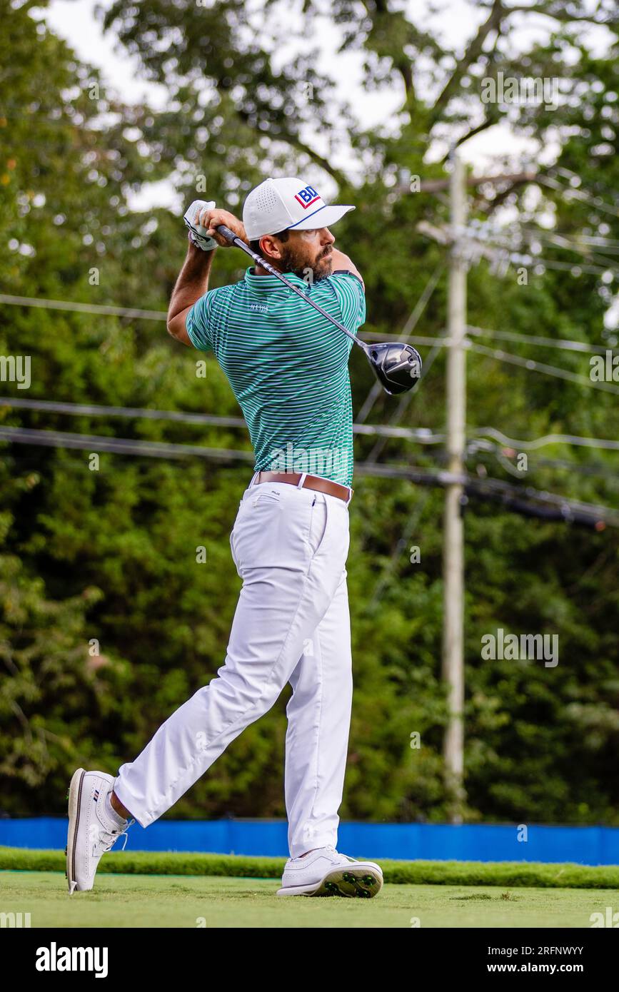 4 agosto 2023: Billy Horschel fa un tee off su diciotto durante il secondo giorno del Wyndham Championship 2023 al Sedgefield Country Club di Greensboro, NC. Scott Kinser/CSM Credit: Cal Sport Media/Alamy Live News Foto Stock