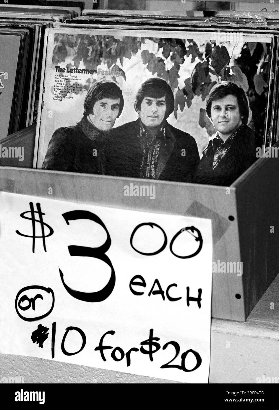Un album discografico dei Lettermen del 1971 intitolato "Feelings" in vendita in un negozio di antiquariato di Abingdon, Virginia. Foto Stock