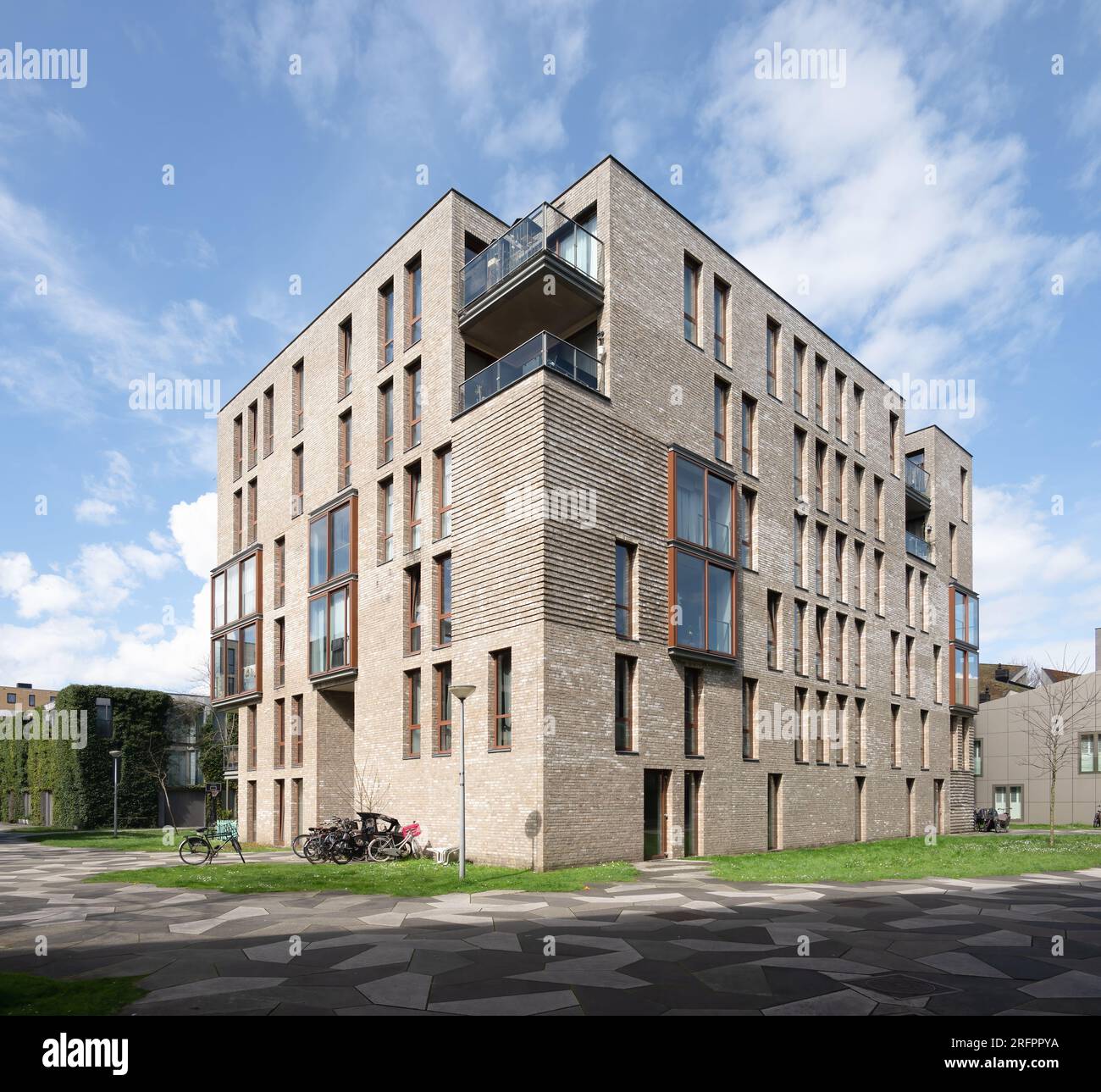 Amsterdam, Paesi Bassi - edificio di appartamenti in villa urbana a Funen Park Foto Stock