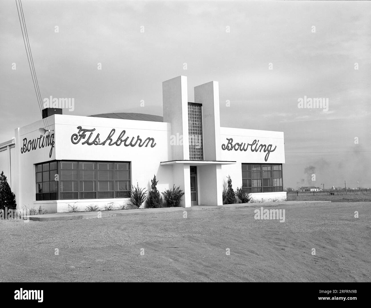 Fishburn Bowling, Stati Uniti Autostrada 80 tra Fort Worth e Dallas, Texas, Stati Uniti, Arthur Rothstein, Stati Uniti Farm Security Administration, gennaio 1942 Foto Stock